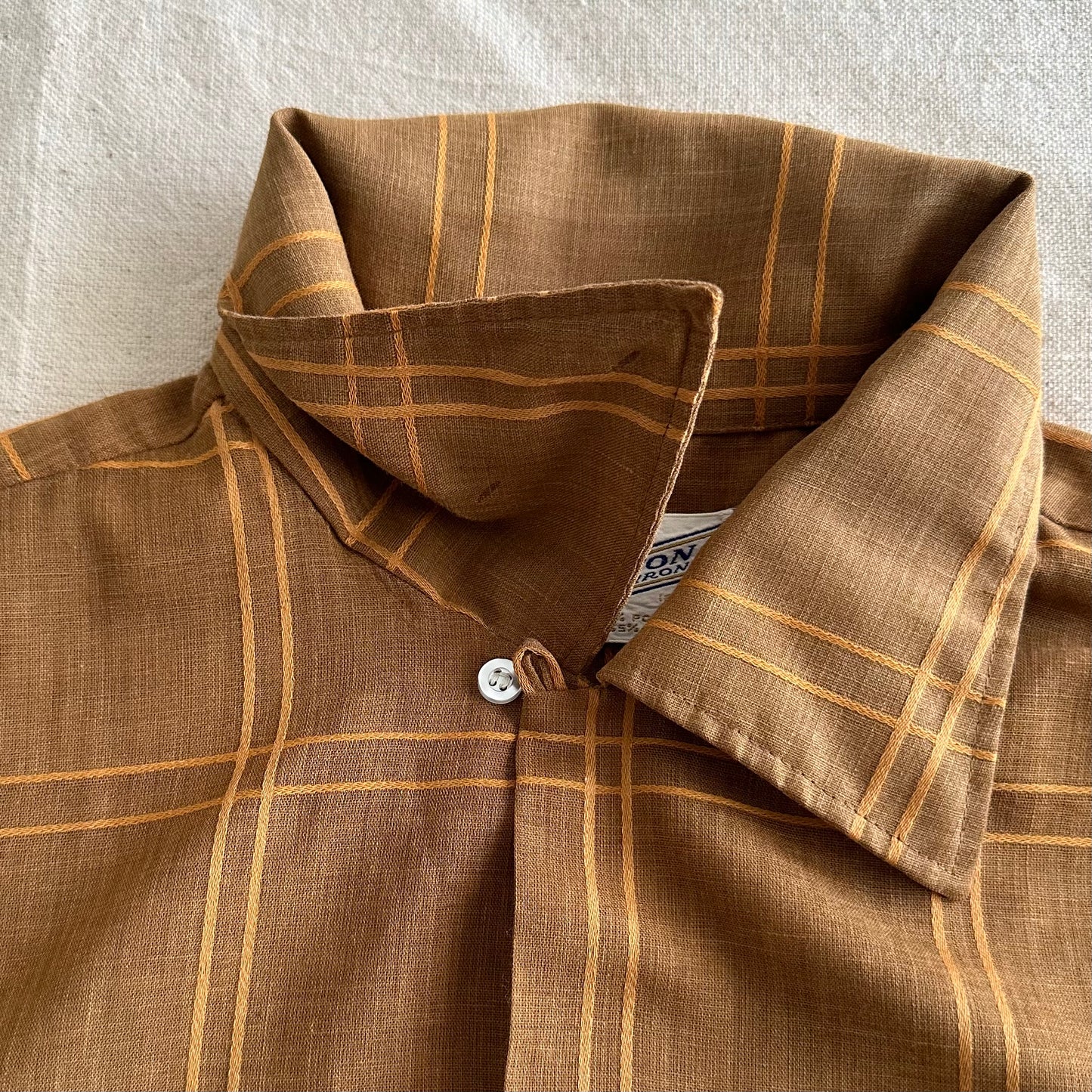 1970’s Arrow loop collar shirt